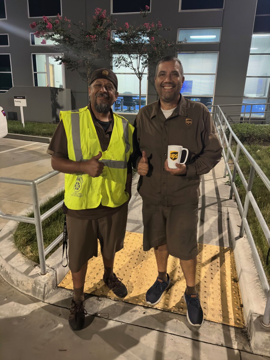 La Mirada Feeder would like to thank Felipe Becerra who was #caughtworkingsafe with an awesome pre-trip. @Buckeyelouie @divine2wincom @GregPietrek @UPSJPipkin @1JamesODonnell @melirere @superclaudiav @LaMiradafeeder @ComptonFeeder @UPSCerritosFdr @OCFeederUPS @CdlC_UPS