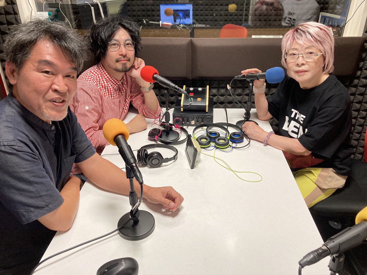 ChaBaBaDrummer's tweet photo. コミュニティラジオ天神FM77.7MHz
金曜日のTo-Boe
出演させていただきありがとうございました。チャババも私も感激と興奮がやみません!楽しい1日でした!
#コミてん #コミてんラジオ #コミてん福岡 #コミてんfm #コミてんラジオ天神 #コミてんカフェ #COMITEN #fm777mhz #��スラジ https://t.co/WZnOZBtmCv