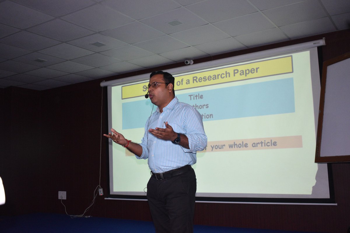 ieeesb_uemk's tweet image. 📆 On September 20th, 2023, we conducted an insightful seminar on &quot;How to Write Your Research Paper - A Step-by-Step Guide,&quot; and it was an incredible learning experience!

Our sincere thanks to Prof. Dr. Tanay Pramanik for sharing invaluable insights. 

#IEEEUEMKOLKATA
#Gratitude