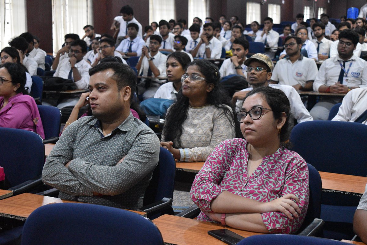 ieeesb_uemk's tweet image. 📆 On September 20th, 2023, we conducted an insightful seminar on &quot;How to Write Your Research Paper - A Step-by-Step Guide,&quot; and it was an incredible learning experience!

Our sincere thanks to Prof. Dr. Tanay Pramanik for sharing invaluable insights. 

#IEEEUEMKOLKATA
#Gratitude