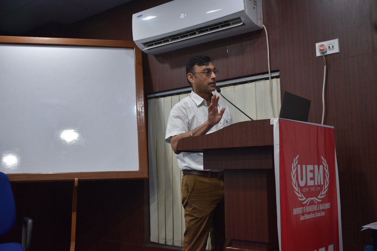 ieeesb_uemk's tweet image. 📆 On September 20th, 2023, we conducted an insightful seminar on &quot;How to Write Your Research Paper - A Step-by-Step Guide,&quot; and it was an incredible learning experience!

Our sincere thanks to Prof. Dr. Tanay Pramanik for sharing invaluable insights. 

#IEEEUEMKOLKATA
#Gratitude