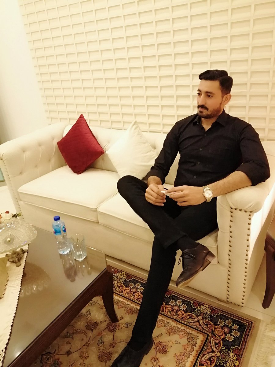 Altamash_khan1's tweet photo. کُـندَن ہوئے ہیں آگ بھی اَپنی لگـا کے ہم
ہم پر کسـی سُـنار کی مرضی نہیں چلی https://t.co/rcVqYrhw5V