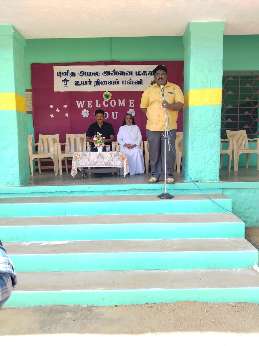 VellakovilMpty's tweet photo. Today Vellakovil Municipality people movement Awareness about lodging complaints through 14420 about disposal of fecal sludge in water bodies program in Punitha Amala Annai girls high school - KPC Nagar https://t.co/GhzmcaHyk2