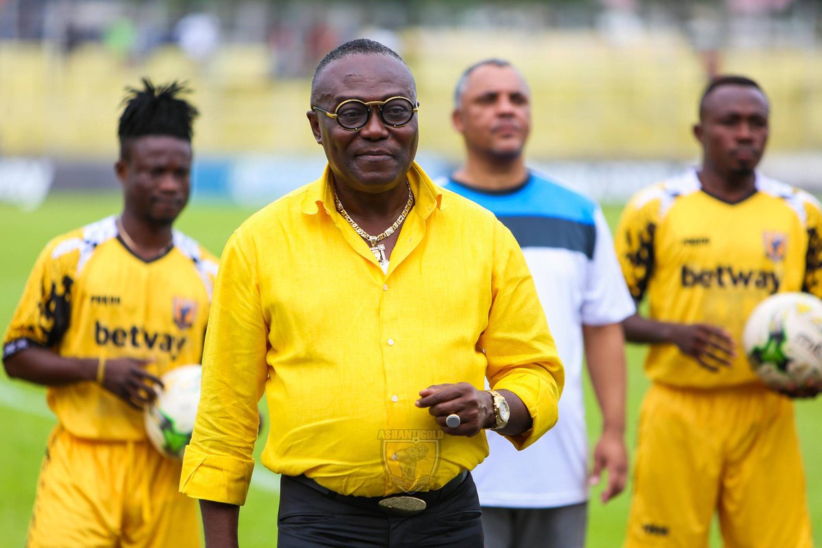 Happy birthday to our Boss, Dr Kwaku  FRIMPONG . The man who can  single-handedly fill a stadium, the man who gave “life” to young men in and around Obuasi . On such a special day, we wish you the very best and we know that there will be light  at the end of the tunnel #ashgold