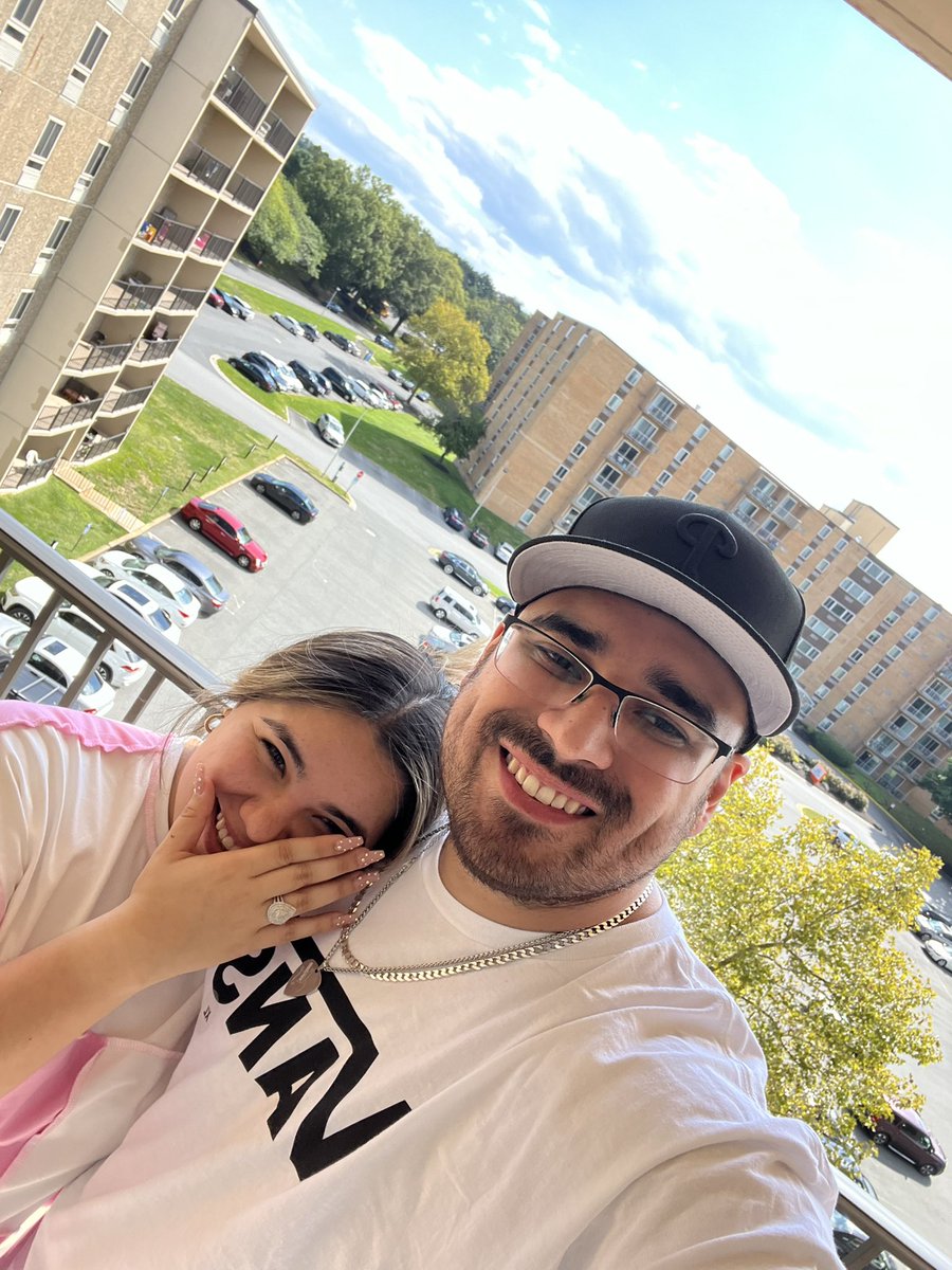 stackibebe's tweet image. ¡ME CASO CON EL AMOR DE MI VIDA! 💍✨

Sigue siendo muy irreal para mí todo esto. 🤍