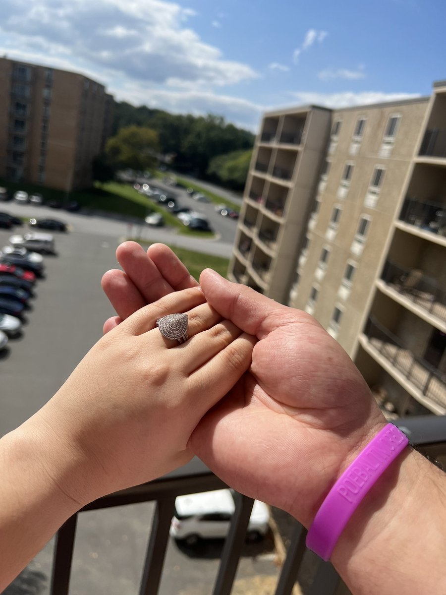 stackibebe's tweet image. ¡ME CASO CON EL AMOR DE MI VIDA! 💍✨

Sigue siendo muy irreal para mí todo esto. 🤍