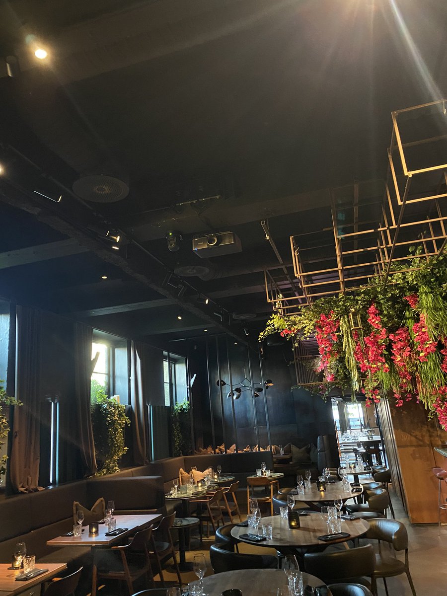 Klarare resesjonstegn en fredag kveld finne du ikkje. <a href="/IdaWoldenBache/">Ida Wolden Bache</a> pls fix