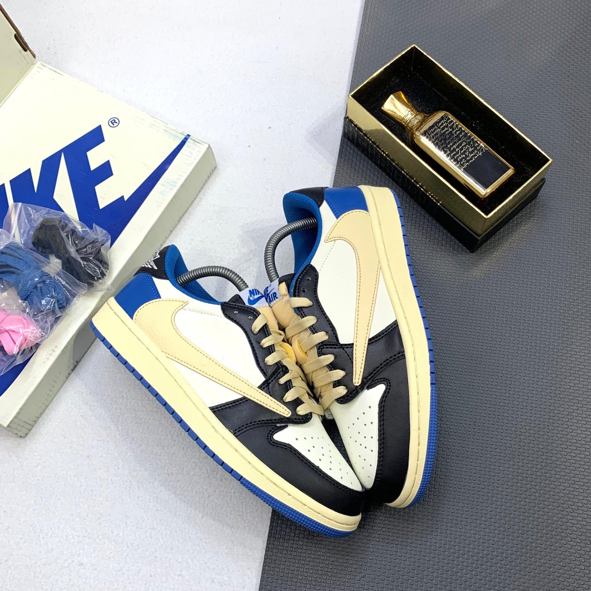 TRAVIS SCOTT X AIR JORDAN 1 LOW FRAGMENT “ Now In sToRe

Size: 40-45

Price 🏷️ 38,000Naira

 YhemoLee Shaffy Bello Mendy subsidy 610 #justiceForUduak Tems Anto The Nurse Igbos Verydarkman DJ Chicken Angel Bryann Abu Abel Nasty Blaq Nigerians Adekunle onana oxlade klaus federal