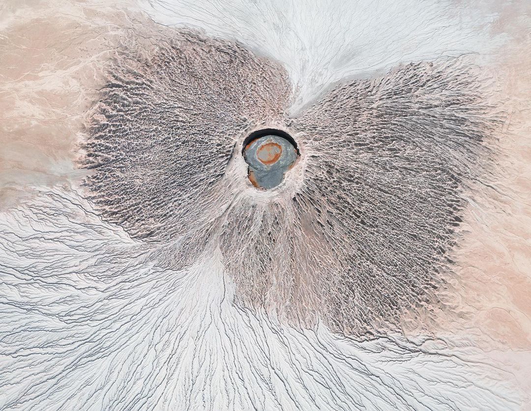 iizazalii's tweet photo. Volcanic elegance: Aerial perspective of a mud volcano in Hingol National Park, Balochistan, Pakistan.
#ExploringPakistan
#BalochistanParadise
#DiscoverBalochistan https://t.co/pJAyjJ9fdD