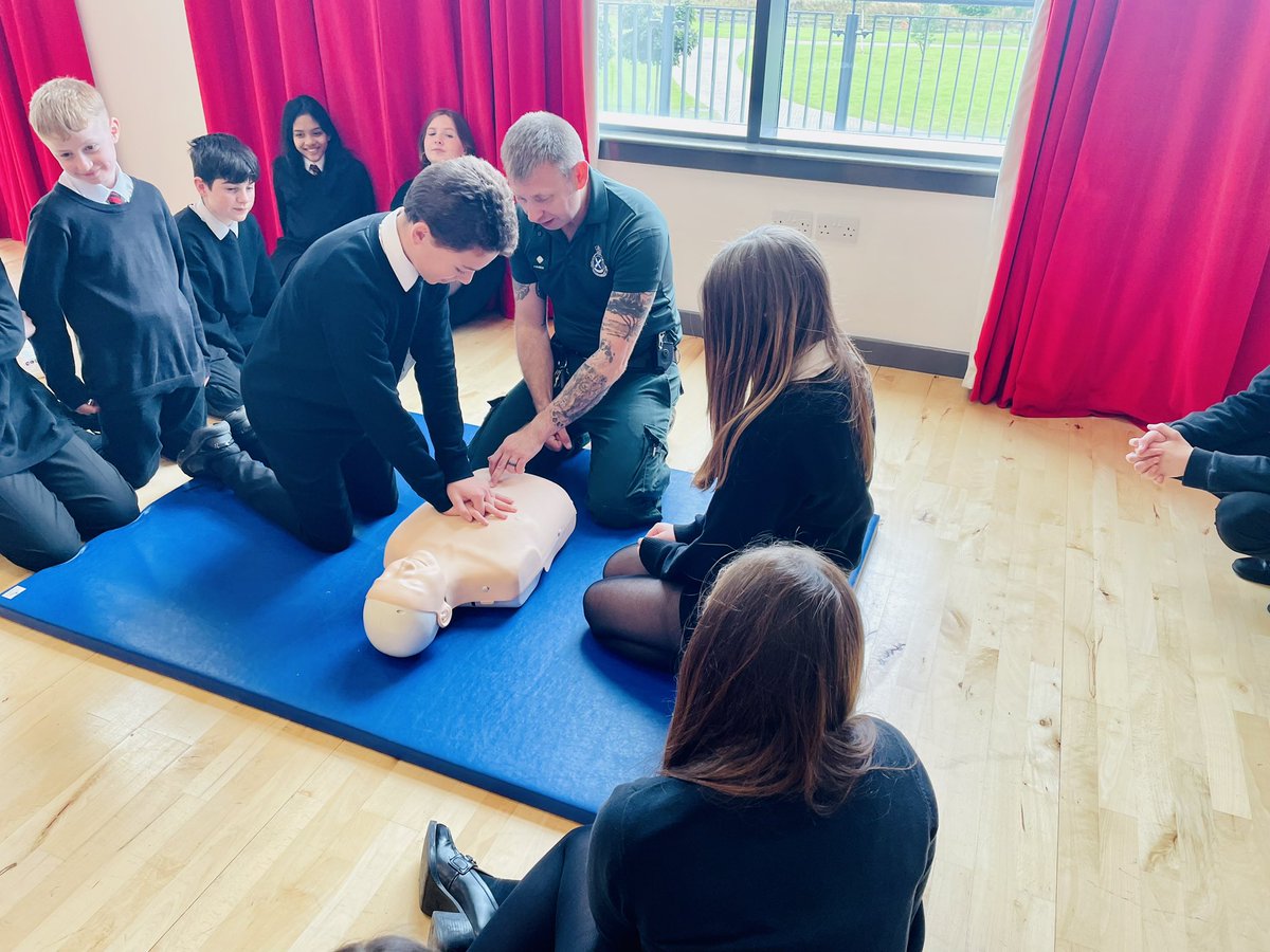 DYWBHS's tweet image. Tuesday saw Day 1 of our whole school #CPRtraining💔Huge thank you to @LeeTwin2 Lynn &amp;amp; the @Scotambservice🚑 for delivering such an invaluable life skill to all our students!❤️💪🏻
@Bruce_NextLevel🌅
@SBCEducation1🎓
@Berwickshire1st🥇
@DYWBorders👷🏼‍♀️
#AimforBest🐻
#BHSPartnerships🤝