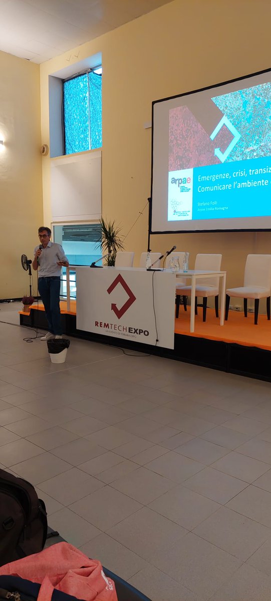 SNPAmbiente's tweet image. 🗞️A #RemTech Expo a Ferrara si è parlato di sfide dell&apos;informazione ambientale tra cambiamenti e deontologia con @silvestroram #UGIS @cngeologi @ANBI_Nazionale #ClimeTech 
🗣️StefanoFolli @ArpaER ha raccontato come si  comunica l&apos;ambiente oggi tra emergenze, crisi e transizione