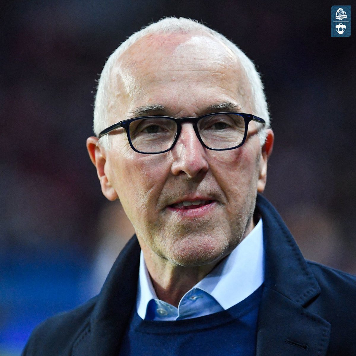 Footballogue's tweet photo. Benoît Payan (maire de Marseille) demande à Frank McCourt d'intervenir pour que la crise à l'OM prenne fin💬

« Il faut maintenant que la crise s'apaise. Il faut que chacun revienne à la raison. L'OM, c'est un club qui est très populaire. Il va falloir maintenant que Frank McCourt vienne siffler la fin de la récréation et qu'on sache où on va. Il faut donner un cap.

On ne peut pas laisser un club - qui a une histoire aussi forte, des supporters aussi extraordinaires, un dirigeant qui fait ce qu'il peut dans des conditions difficiles - sans cap, sans stratégie et sans vision d'avenir. L'actionnaire principal, maintenant, on l'attend clairement sur cette question là. »

(France Info)