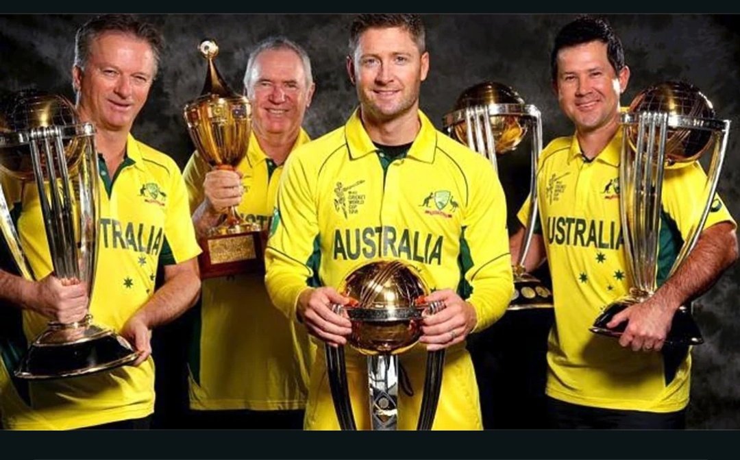 BasitSubhani's tweet photo. Pakistan Cricket Team before Babar Azam and his dosti yaari squad https://t.co/dAxlXSz0WM