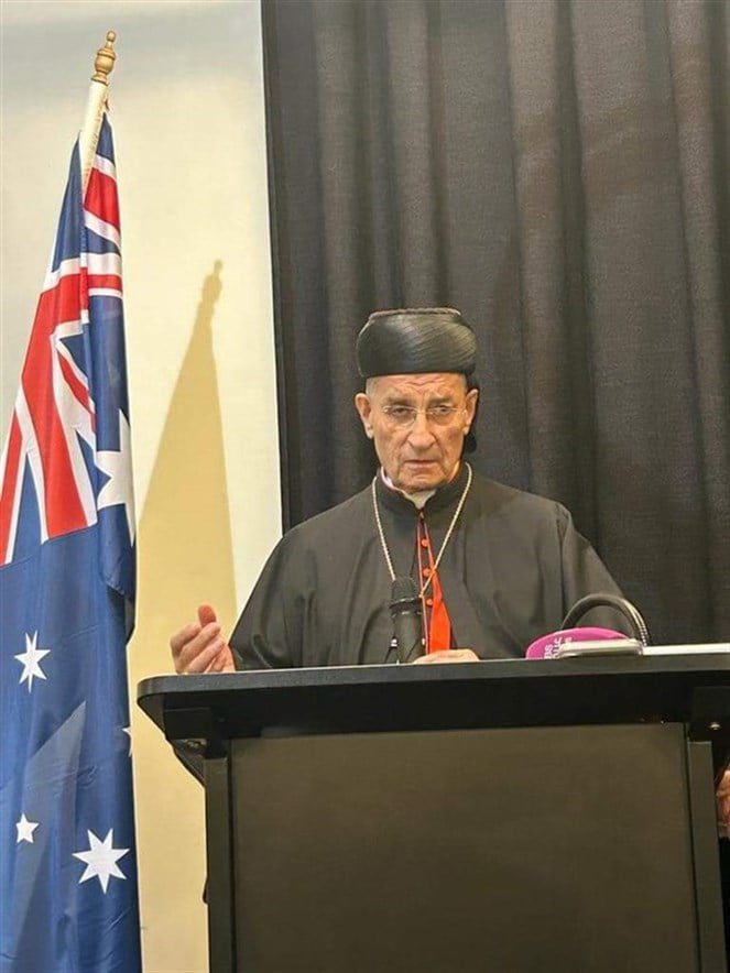 هل يعقل انّ بطريرك انطاكيا وسائر المشرق #بشارة_الراعي راح عأستراليا تيلمّ مصاري مساعدات للطلاب والمدارس بلبنان يلّي أقساطها بتكوي❗️
كيف الهن بعد عين رجال الدين؟ 
مش أحسن كان لو تبرعتوا انتو بقسم من أموال البطريركية يلي قيل أنها تعدت ٨٠٠ مليون دولار وتحوّلت لبرا؟ 
 بدل ما تكسروه