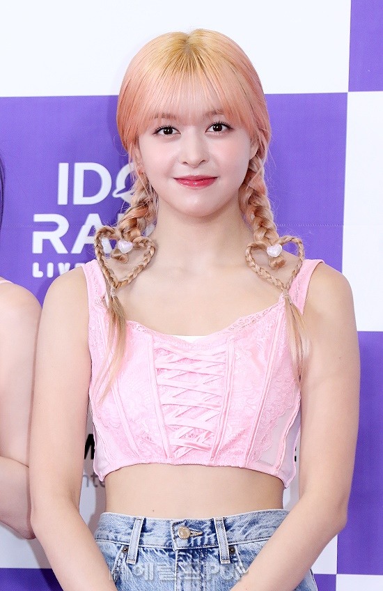 nmixxpics_'s tweet photo. 230923 #LILY at IDOL RADIO LIVE in SEOUL Red Carpet © press https://t.co/63ixF15lI0