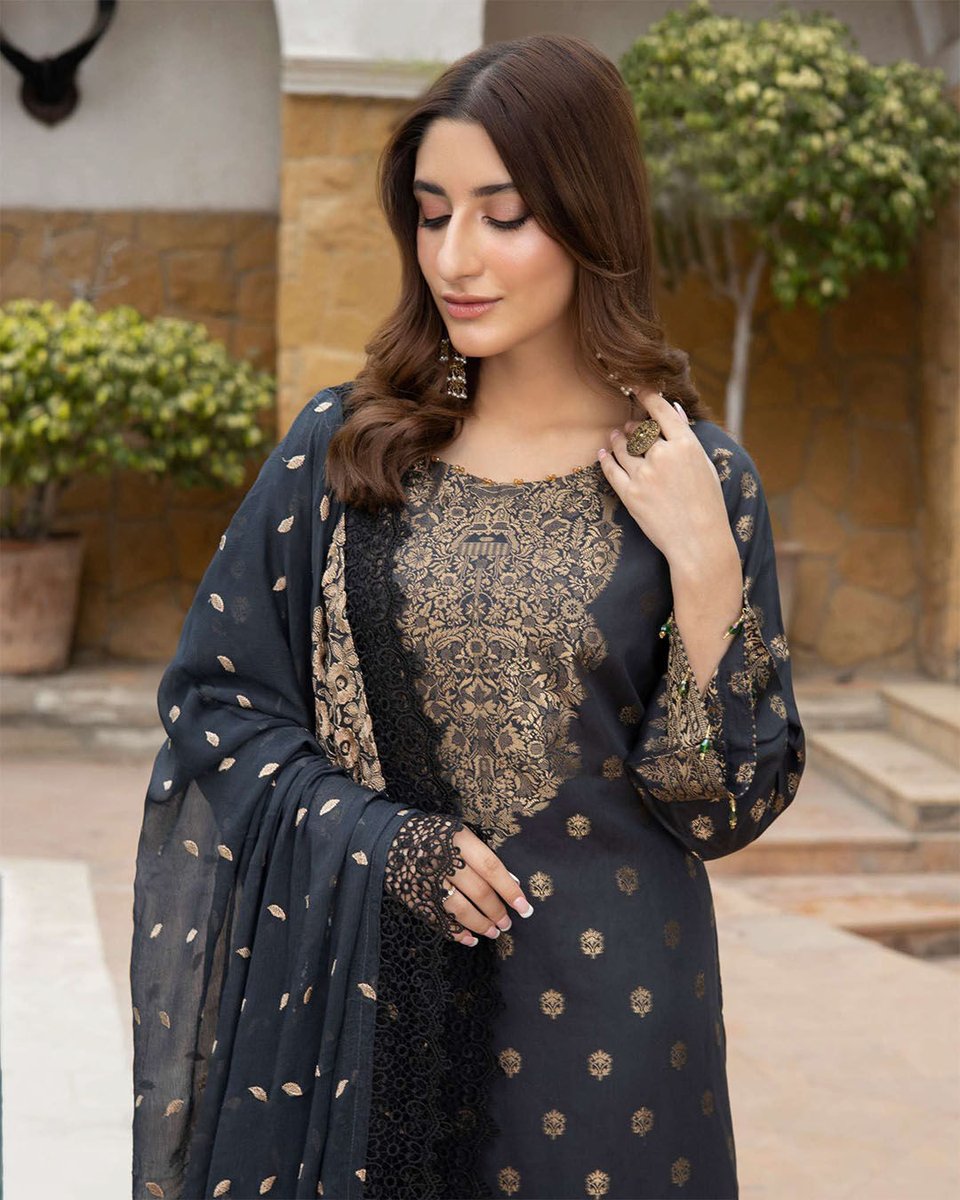 SamsCollection9's tweet image. Unstiched AIRJET JAQUARD BROSHIA BANARSI VISCOSE Shirt
Unstitched Airjet Viscose Trouser
LUXURY BAMBER CHIFFON PURE Duppata with SCHIFFLI on the Pallu &amp;amp; 4 Side LACE DETAILING
bit.ly/3QQd38t

#samscollection #broshia #micreation #brandsuits #womensclothing #clothes #dress