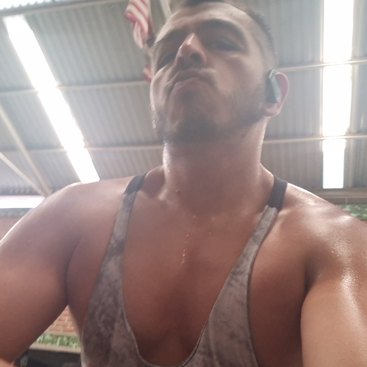 abundis666's tweet photo. #NuevaFotoDePerfil https://t.co/ssQ7ZbnUrE