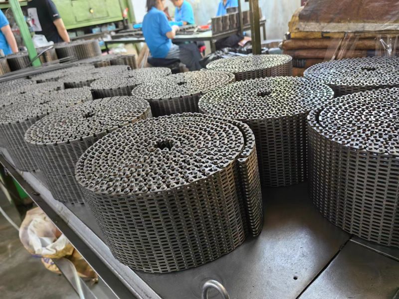 hengjiuchains's tweet image. This batch of inverted toothed chains, with a width of 250mm, will be delivered to a famous glass bottle factory.

#silentchain, #toothedchain, #invertedtoothedchain, #glassbottlemachine, #conveyorchain, #ISmachine,#ISconveyor,#HengjiuChain,#CHJC,#Customizedchain,#sprocket