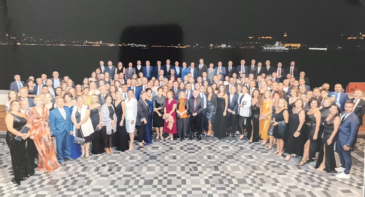 Axa Sigorta Milyoner Acentelerimiz ile 21 Eylül akşamı The Peninsula Hotel’de buluştuk. 
Milyoner Acentelerimizin ve diğer prestij kulüpleri üyelerimizin gönüllülük esasıyla katılımı ve katkısıyla Hatay’da bir ilköğretim okulu yaptırıyoruz. Keyifli geçen geceden güzel bir anı .
