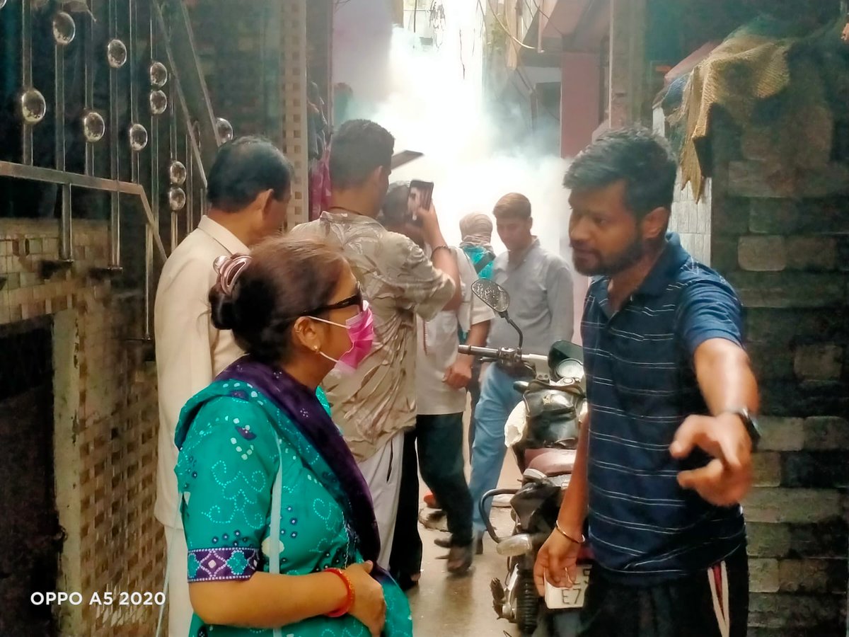 Aap_ki_geeta's tweet photo. डी 1st की भलाई के लिए निगम पार्षद गीता जी की अटूट प्रतिबद्धता उज्ज्वल है। उनके मेहनती नेतृत्व में, एक मजबूत मच्छर फॉगिंग पहल ने हमारे इलाके को बदल दिया है। यह एक स्वस्थ और अधिक जीवंत समुदाय को बढ़ावा देने में उनके अथक प्रयासों का प्रमाण है।
#aamaadmiparty #CleanlinessHealthiness https://t.co/qGSq0VO14y