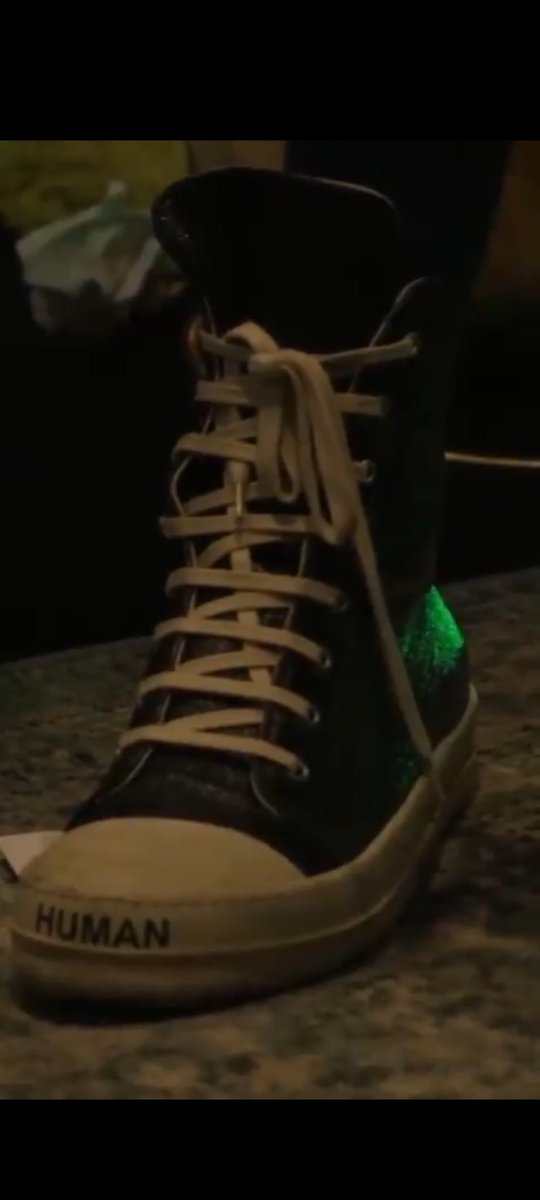 MinimumComo93's tweet image. Ohhh la vache !! c même plus des crolls c des godassee 🤣🤣🤣
@boulaya242 #adilrami