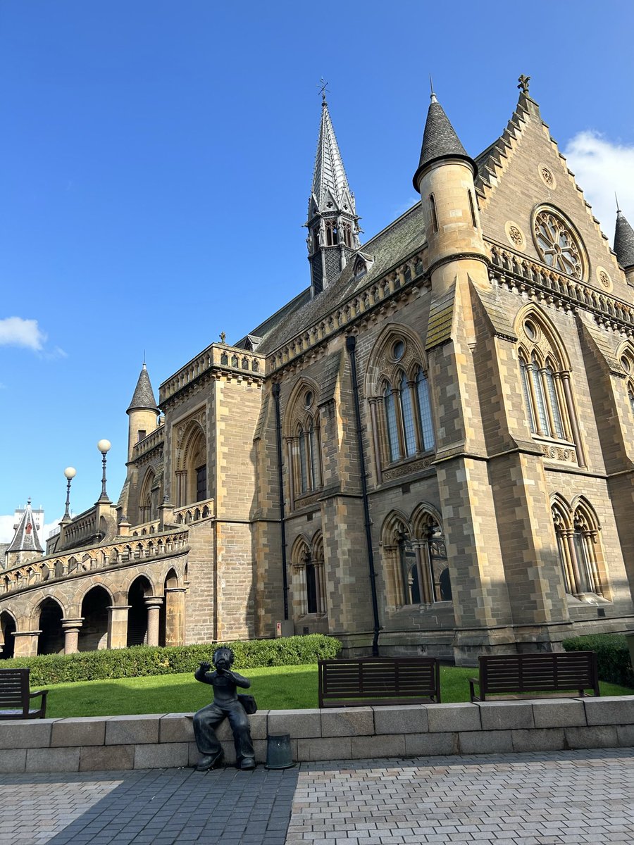 danmac183's tweet photo. Oor Wullie checking out  McManus Galleries. For those who know! 😉🪣
#visitscotland #dundee #museum https://t.co/YMAyxVk4iV