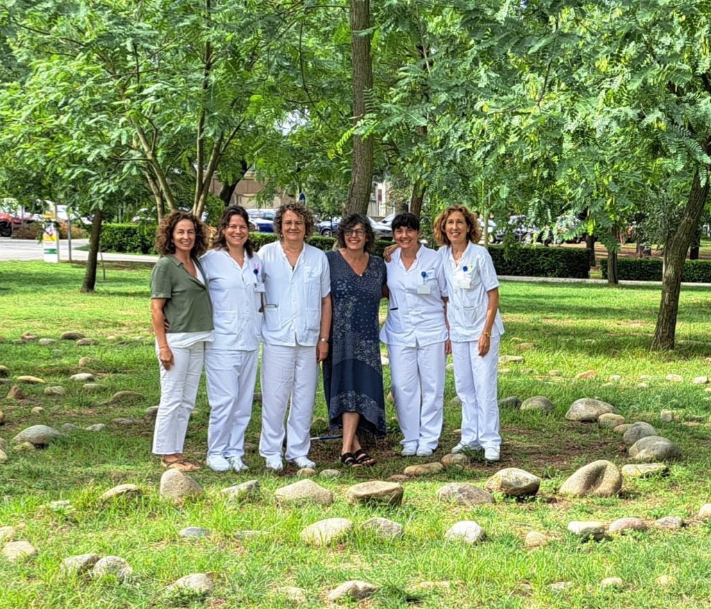 iasgirona's tweet photo. 🔝Aquesta setmana, també, 1a reunió de treball de professionals de l’#IASGirona en el marc del Grup Aliances de @PromoSalutGi, per avançar en la promoció de la salut dels treballadors/es i de les persones usuàries dels serveis de salut. 

📷 Grup al Parc Hospitalari Martí i Julià https://t.co/tP5j4lYOCG
