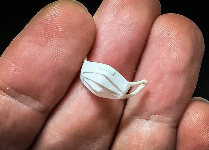 figmaサイズの不織布マスク、PVCシートで作ってみた(2回目)
顔に結構フィットするので実際に耳にかけてつけてもかなり自然に見えるのではないだろうか。(h 