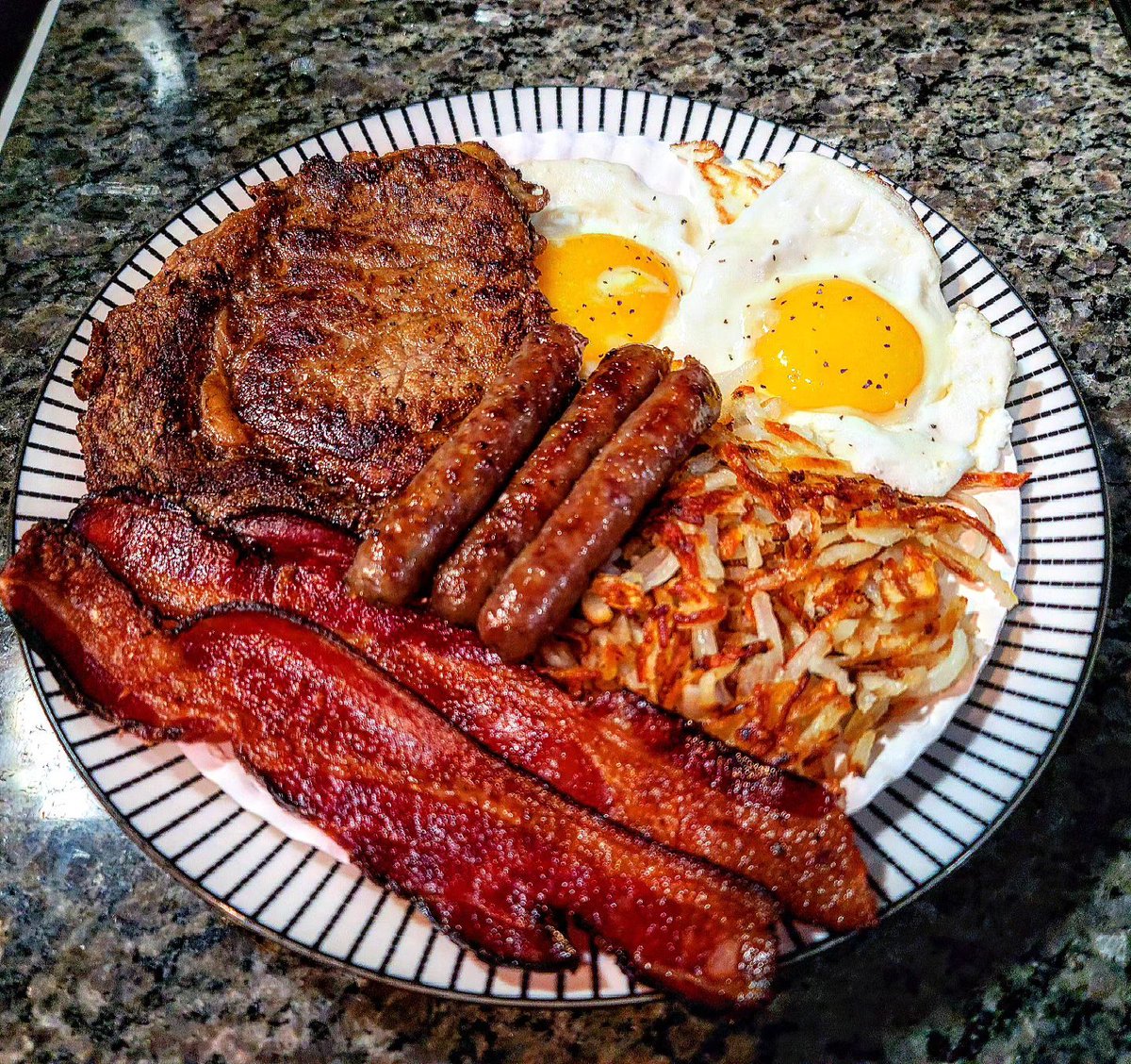 Rise and shine it’s breakfast time with Ashley! 😋
🥩🥚⁠
🥩🥚
📷 @tattooashleycooks
🥩🥚⁠
🥩🥚
#breakfastfordinner my #meatlovers #breakfast #ribeyesteak #sunnysideupeggs and  #brownsugar #sausage and