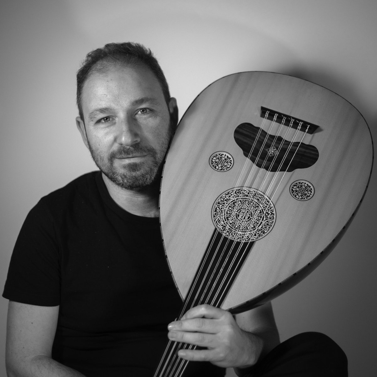 Sijthoff Leiden (@sijthoffleiden) on Twitter photo 30 september 20:00 u Wereldmuziek: Nizar Rohana solo
Nizar Rohana
<a href="/SijthoffLeiden/">Sijthoff Leiden</a> (Doezastraat 1b), #sijthoffcultuur 30 september 20:00 u Wereldmuziek: Nizar Rohana solo
Nizar Rohana
<a href="/SijthoffLeiden/">Sijthoff Leiden</a> (Doezastraat 1b), #sijthoffcultuur