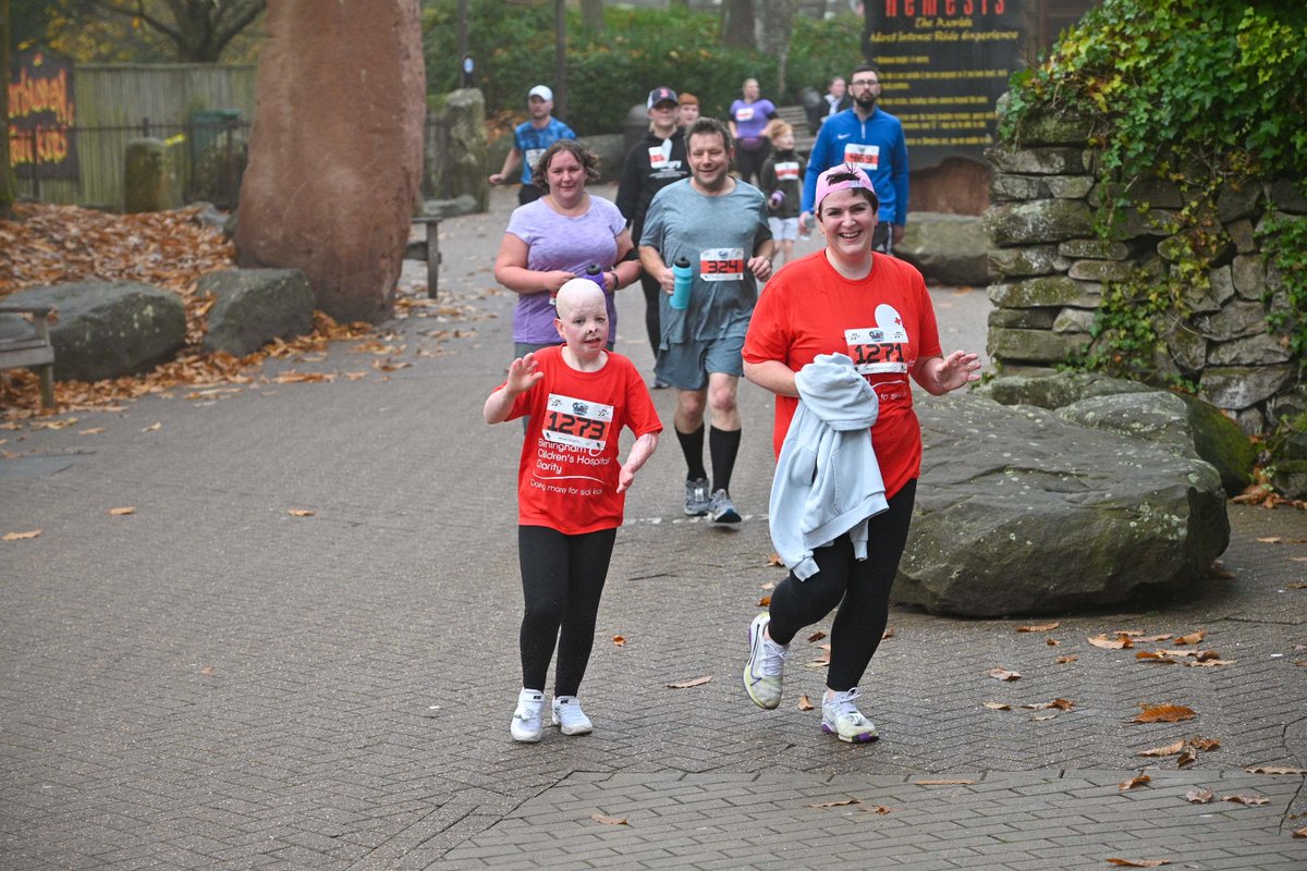 Bham_Childrens's tweet photo. Come and join #TeamBCH at Run Alton Towers on 11 and 12 November! Sign up today to take part at any distance (kids, 5k, 10k, half marathon) and have the thrill of the rides once you're done! https://t.co/ykaqygwImV https://t.co/nddtZrIk7Z