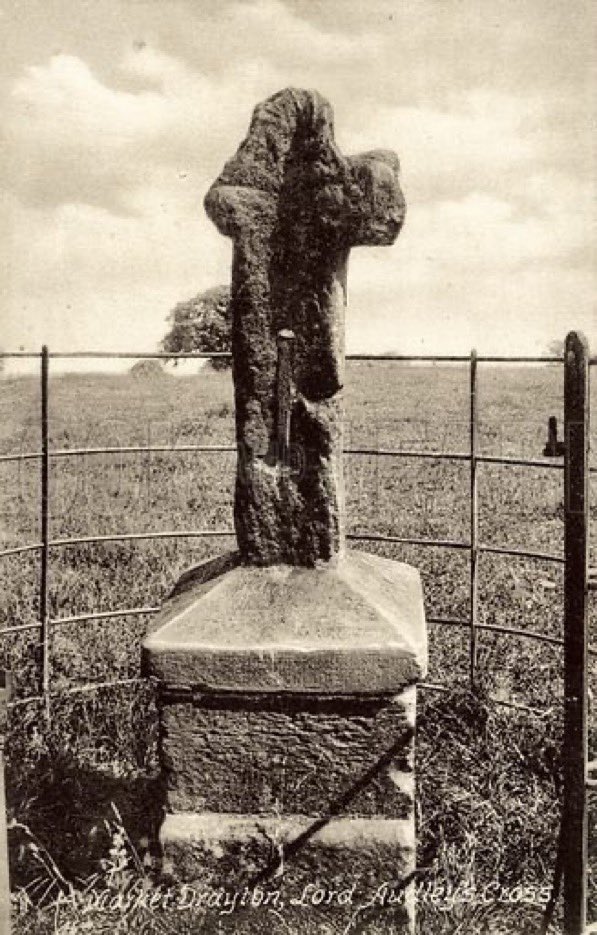 Postcard of ‘Audley’s Cross’ in 1900. The inscribed plinth is dated c.1765.

The likely spot where James Tuchet (Lord Audley) was killed. Blore Heath is one of the few #WarsoftheRoses battlefields that still retains its historical identity #OTD 1459. 

A great place to visit…