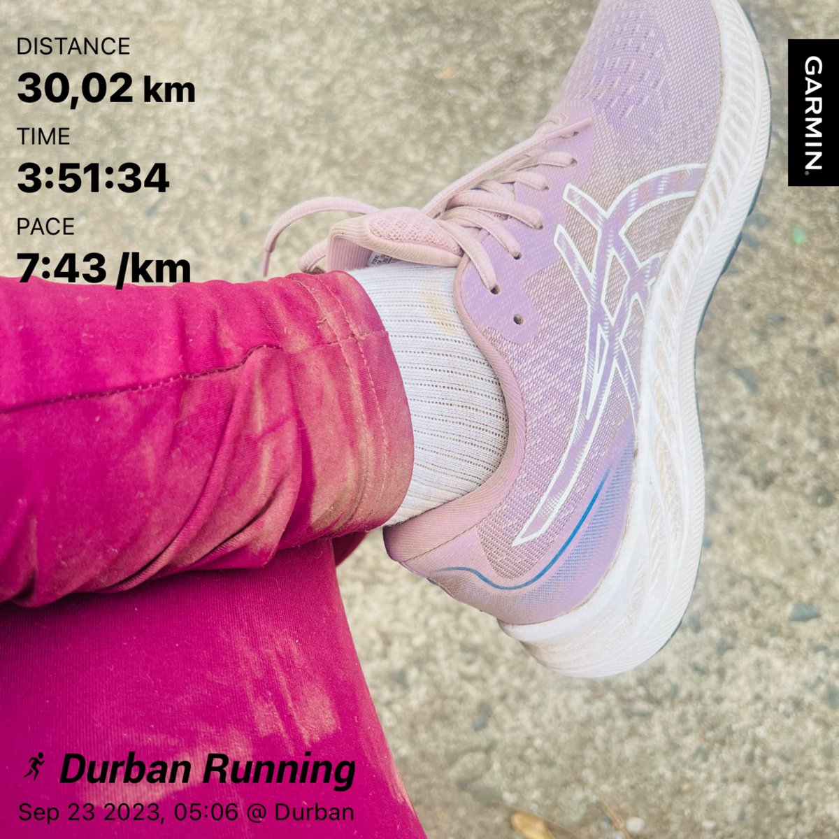 Palesa_Lehana's tweet photo. In it for the long run 🥵#IPaintedMyRun
#RunningWithSoleAc
#InMyOwnLane
#CheetahsAc
#UlaleKeWena https://t.co/nLvYxKucZ0