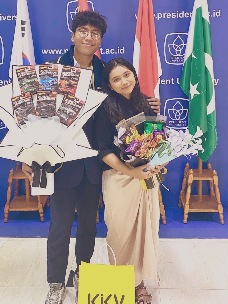 cantikdan_kaya's tweet photo. Cerita kasmaran mahasiswa sem tua #healthrelationship
Bagus dan kegiatan sidangnya. Kemarin 22 September 2023, Bagus akhirnya sidang juga setelah kemarin mengalami penundaan. Alhamdulillah sidangnya cepet 15 menit aja sampai akhirnya dibilang βCongratulation u passedβ https://t.co/av4JhyfvOm