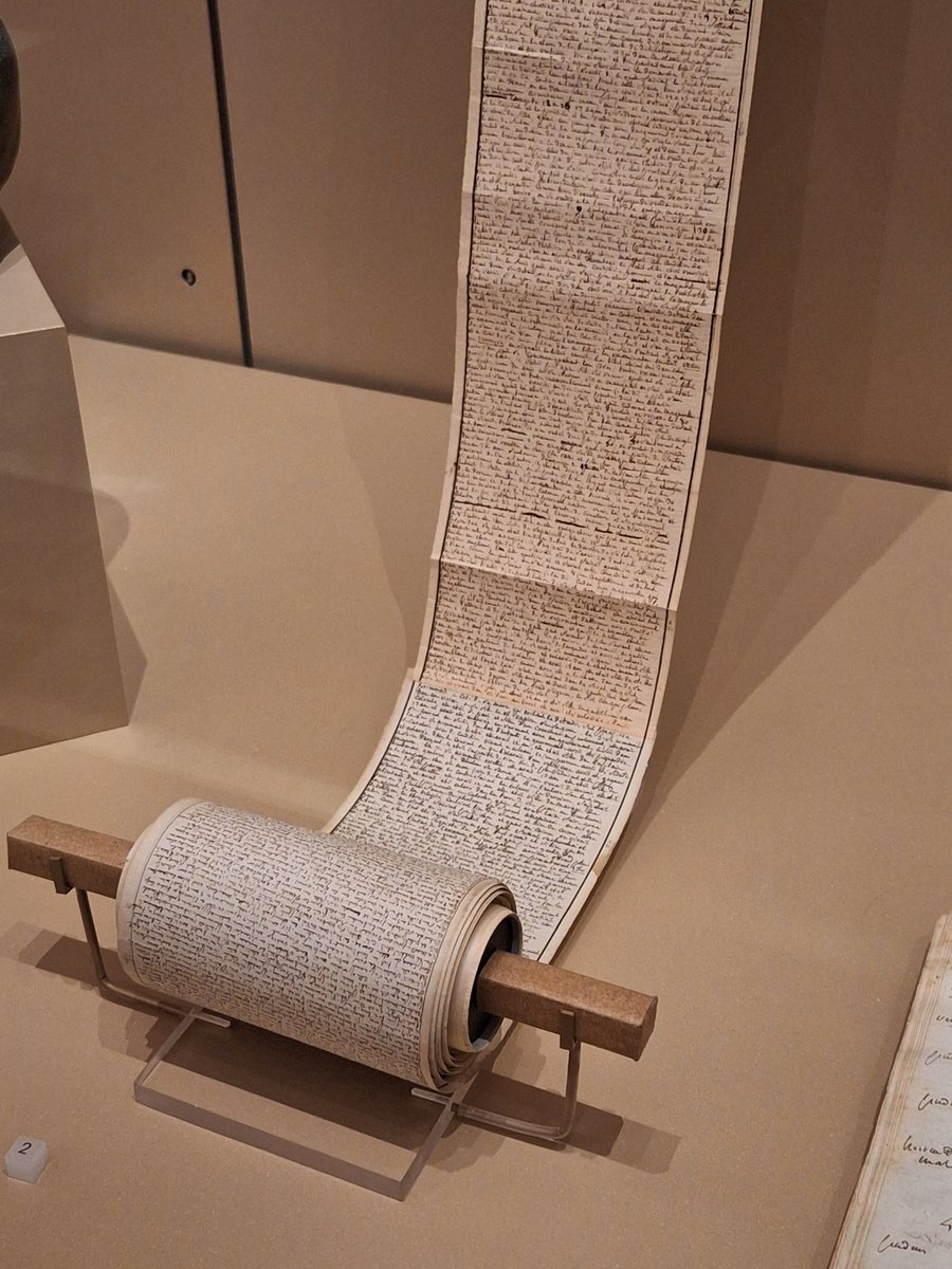 MaxenceHermant's tweet photo. Parmi les œuvres extraordinaires à voir dans la nouvelle rotation du musée @laBnF figure le célèbre rouleau de Sade récemment entre dans nos collections (bibliothèque de l'Arsenal). Un défi d'écriture mais aussi d'installation ! https://t.co/hk6QPG9Coe