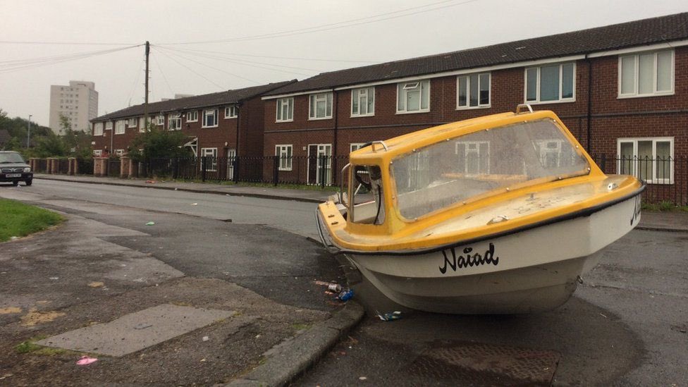 No Context Brits tweet media