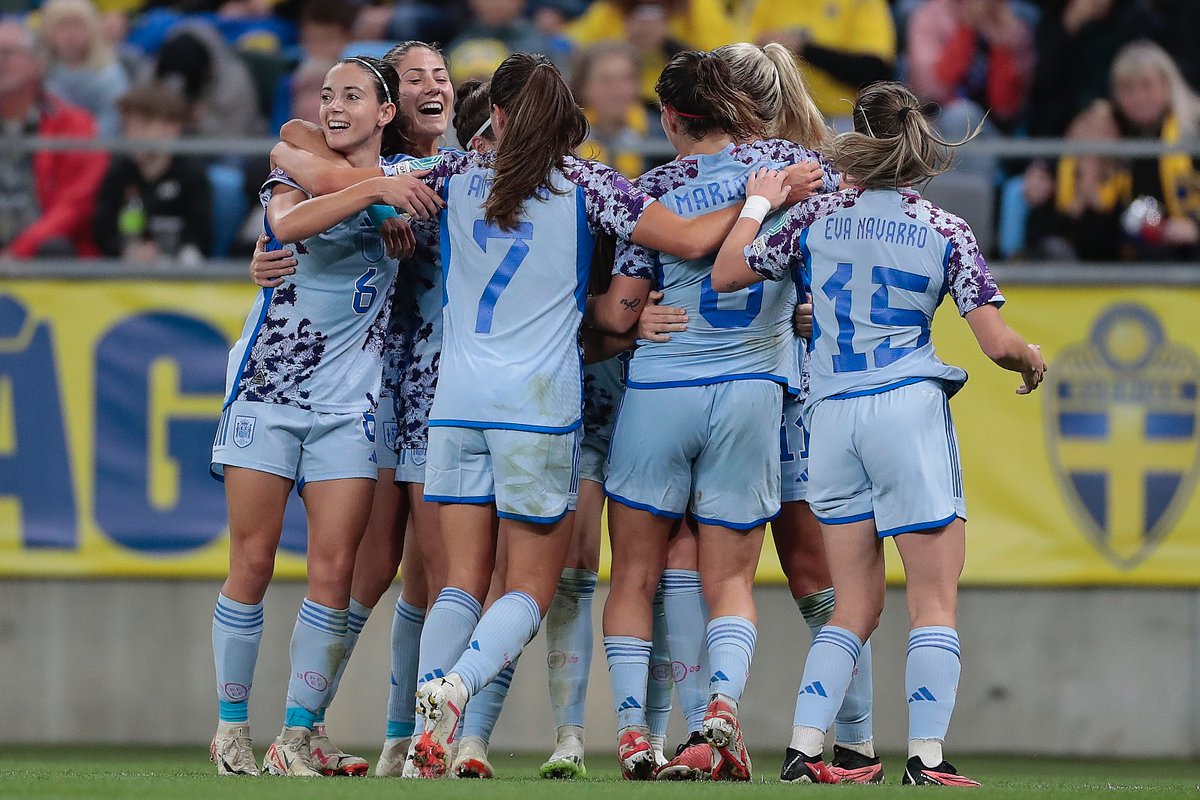 SEFutbolFem's tweet photo. 📺 𝗔𝗨𝗗𝗜𝗘𝗡𝗖𝗜𝗔𝗦 I El Suecia - España de la #UWNL emitido en @La1_tve reunió a 𝟭.𝟰𝟯𝟰.𝟬𝟬𝟬 espectadores.

🙌 ¡¡¡UN 18.2% DE SHARE!!!

⭐️ La vuelta al terreno de juego de la 𝗰𝗮𝗺𝗽𝗲𝗼𝗻𝗮 𝗺𝘂𝗻𝗱𝗶𝗮𝗹, todo un éxito.

#JugarLucharYGanar https://t.co/IphNsII7Wu