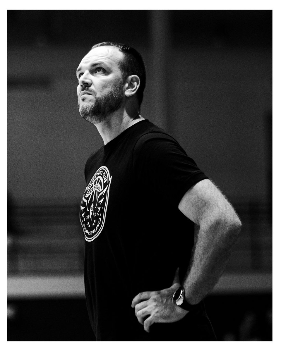 frames_by_davis's tweet photo. Friday night in ⬛️⬜️
@bkventspils - @olimpasbasket https://t.co/ml2GlMgWs0
