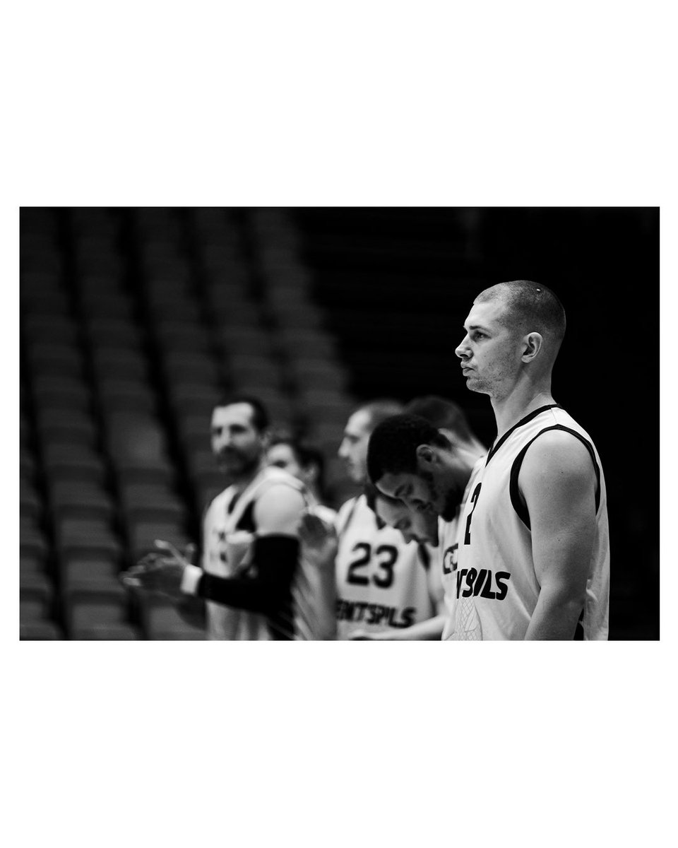 frames_by_davis's tweet photo. Friday night in ⬛️⬜️
@bkventspils - @olimpasbasket https://t.co/ml2GlMgWs0