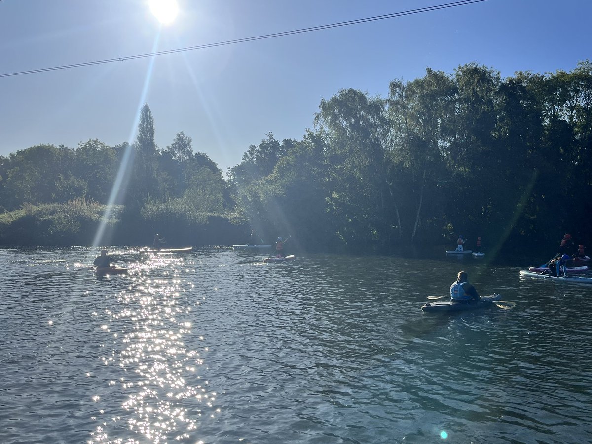 EHGoldenEagle's tweet photo. The sun is shining and spirits are high, Golden Eagle at its best. #EaglesFlyHigh #Year7 #GoldenEagle #HorseshoeLake https://t.co/MpHrCL0Ol5