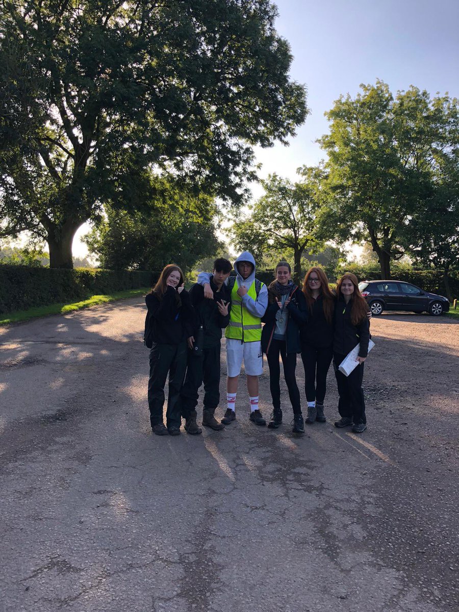 MissARonald's tweet photo. @LuttHigh Silver  training walk 1, Great weather to start the day https://t.co/19Qy5UK1Cq