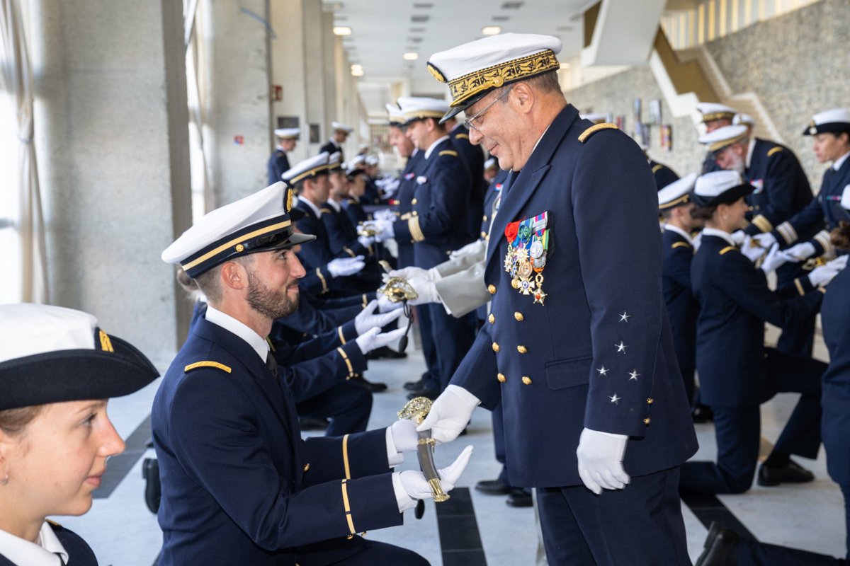 École navale tweet media