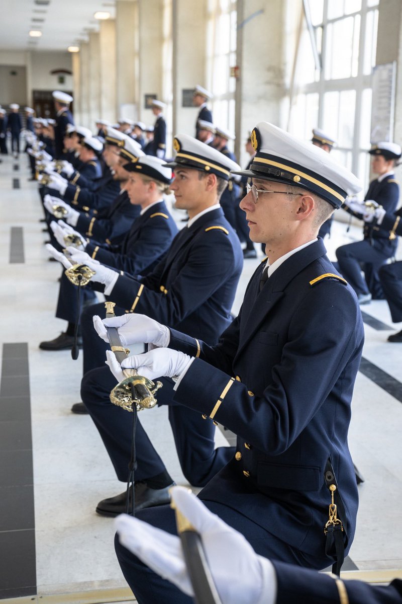 École navale tweet media