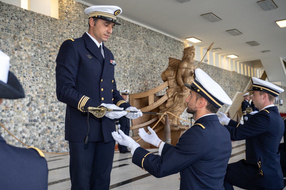 École navale tweet media