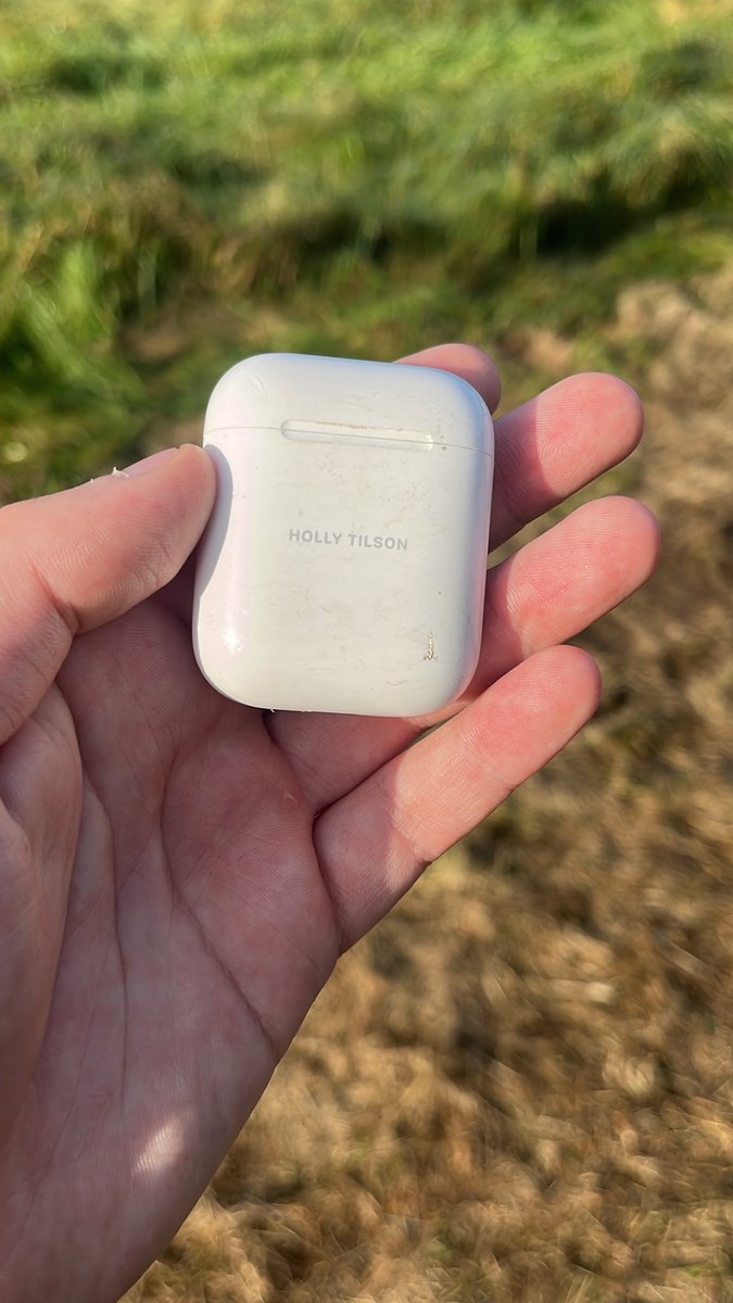 Jack Owens (@ismisejackowens) on Twitter photo If anyone knows a Holly Tilson running the <a href="/IrishLife/">Irish Life</a> half marathon in Phoenix park. Her AirPods have been handed in to the committee.
#irishlifedublinraceseries <a href="/RecoveryRoomDub/">RecoveryRoom Dublin</a> If anyone knows a Holly Tilson running the <a href="/IrishLife/">Irish Life</a> half marathon in Phoenix park. Her AirPods have been handed in to the committee.
#irishlifedublinraceseries <a href="/RecoveryRoomDub/">RecoveryRoom Dublin</a>
