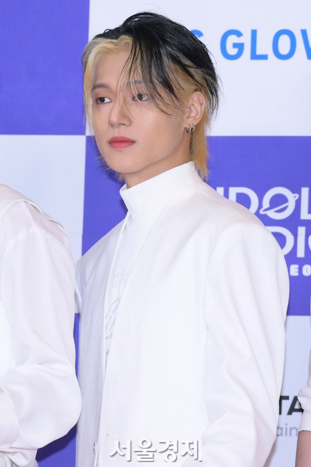 아ㅏㅏㅏㅏㅏ
우영이 너무너무너무너무너무너무
잘생겼어요 짱이에요 멋져요 섹시해요