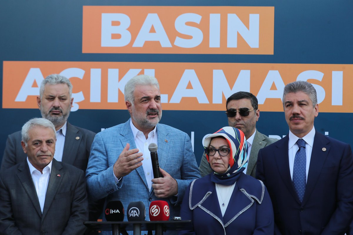 osmannnurika's tweet photo. CHP’li İBB yönetimi İstanbul’a kaybettirdiği 5 yıl için özür dilemelidir.
Trafikte kalan İstanbullulardan özür dilemelidir.
Kapatılan tüneller için özür dilemelidir.
Yapılmayan atıl bırakılan metrolar için özür dilemelidir.
Halk ekmeği ucuz siyasetlerine alet ettiği için özür dilemelidir.
Hasılı Sayın İmamoğlu 16 Milyon İstanbullunun her birinden özür dilemelidir.

📍#Yenidenİstanbul Sancaktepe Basın Açıklaması