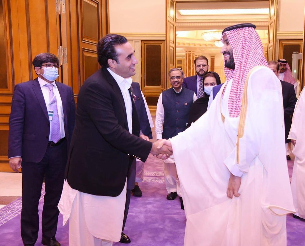 MughalzadaAwai's tweet photo. اليوم هو اليوم الوطني للمملكة العربية السعودية🇸🇦وأنا باكستاني 🇵🇰 أهنئ الأمة السعودية جمعاء بهذا الدعاء، سائلين الله عز وجل أن يديم هذا الوطن الطاهر إلى الأبد۔
مثلما يقود الشباب السعودي البلاد نحو التنمية بقيادة  #ولي_العهد_الامير_محمد_بن_سلمان
وبنفس الطريقة، يتطلع شباب باكستان أيضًا إلى بلاول بتو زرداري @BBhuttoZardari 
من سيدفع باكستان إلى الأمام مثل جده الشهيد وأمه الشهيدة
الله ينصر باكستان والسعودية، 🇵🇰🤝🇸🇦أمين 🤲 
 #اليوم_الوطني_93_السعودي #يوم_الوطني #يوم_الوطني_السعودي_93 
@BBhuttoZardari @KingSalman @adelcars