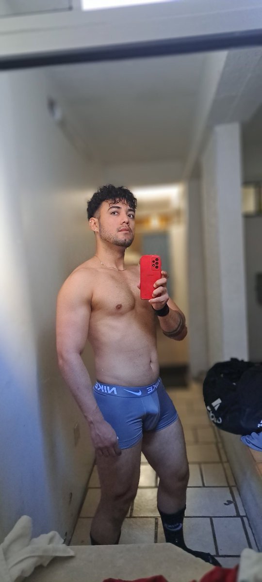 GmailDago's tweet photo. @xleedsboyx @CaioVeyronXXX @teninchtopx https://t.co/2saooWwFcN