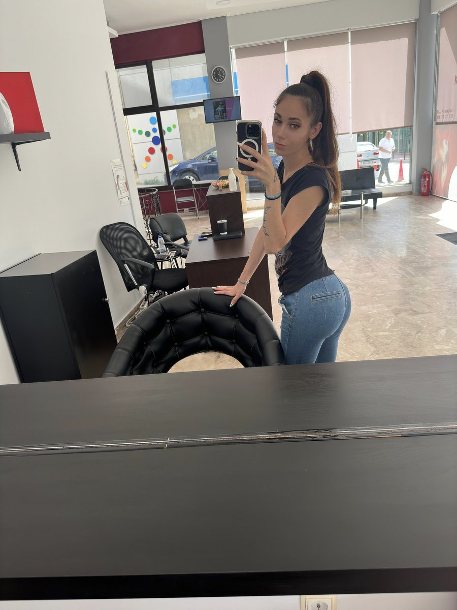 Gm family 🫦
Have a amazing weekend ❤️‍🔥